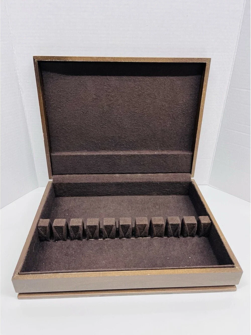 WOOD FLATWARE CHEST Silverware Anti-Tarnish Flatware Unbranded Dark Wood